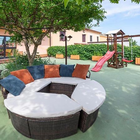 1 Bedroom Amazing Apartment In Peruski Ngoại thất bức ảnh