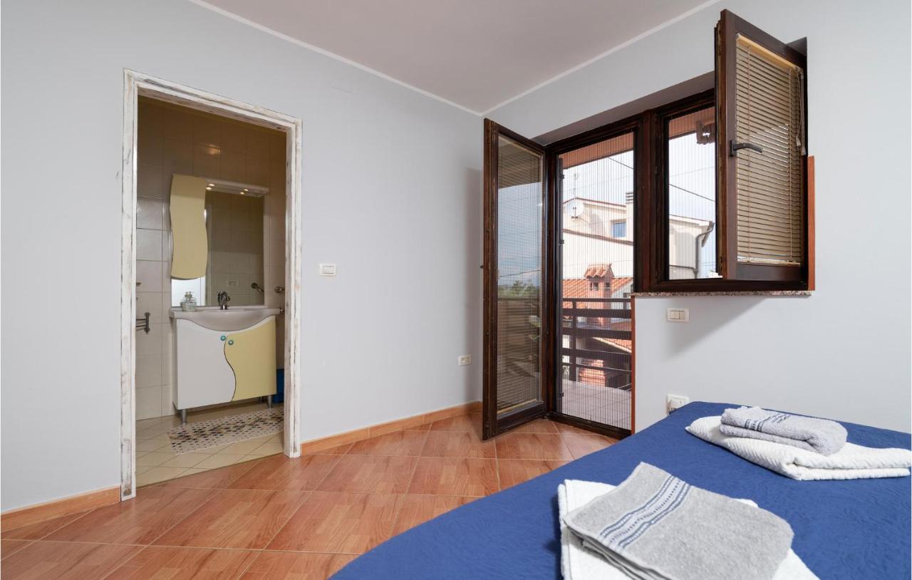 1 Bedroom Amazing Apartment In Peruski Ngoại thất bức ảnh
